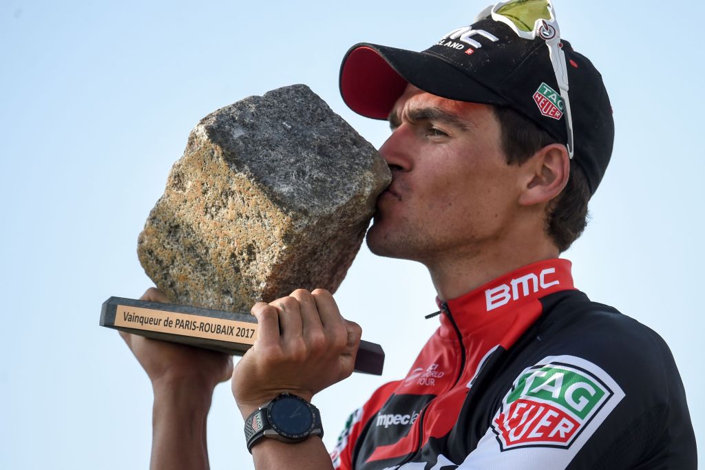 Van Avermaet: 'Eindelijk een monument gewonnen'