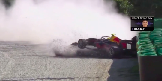 🎥 | F3-coureur Isack Hadjar crasht op Monza: 'NEE! Ik heb de auto kapotgemaakt'