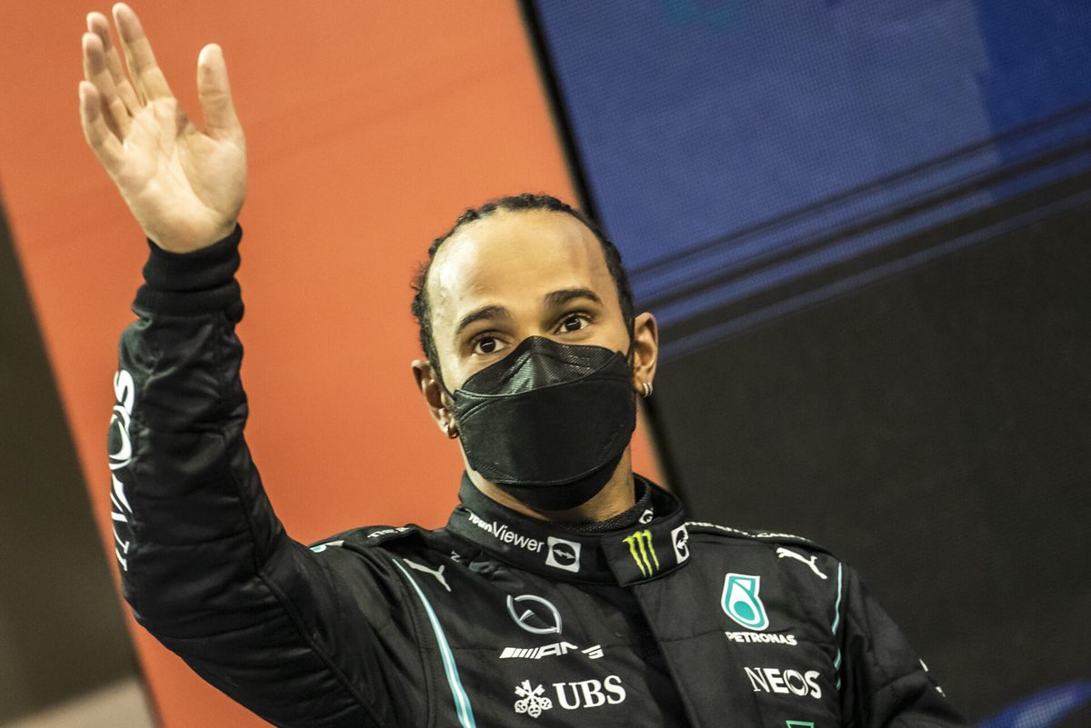 Lewis Hamilton verbreekt Instagram-stilte na 8 weken stommetje spelen