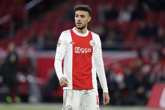 'Ajacied Noussair Mazraoui kan vanaf volgend seizoen 5 miljoen per jaar verdienen'