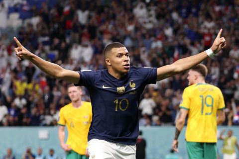 Blije Fransen, ongelukkige Engelsen: Kylian Mbappé traint weer mee met Les Bleus