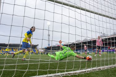 🎥 | Okoye-vervanger Coremans gaat gigantisch de fout in bij Cambuur - Sparta