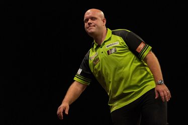 🎥 | Ouch! Michael van Gerwen direct onderuit in Premier League