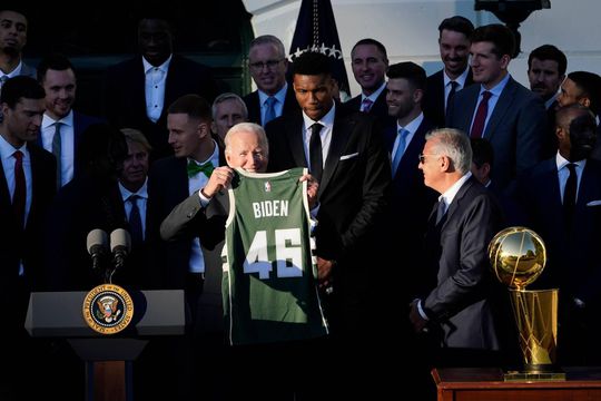 Nu Trump weg is, willen NBA-teams wel weer gehuldigd worden door de president