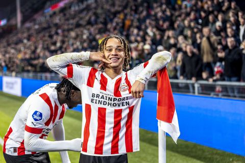 Knap staaltje mediatraining van Xavi Simons na vraag over PSG-clausule: 'We zullen zien'