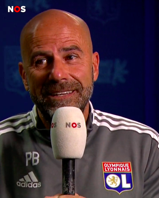 🎥 | Peter Bosz vertelt anekdote over Marseille-uit: 'Alle ruiten van de bus waren ingegooid'