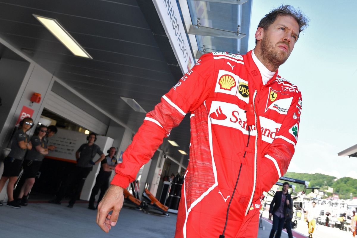 Vettel steekt middelvingertje op naar Massa (video)