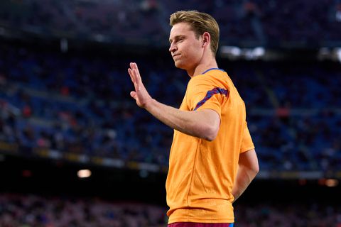 'Frenkie de Jong mag vertrekken van Barcelona en ManUnited biedt 2 spelers aan om te ruilen'