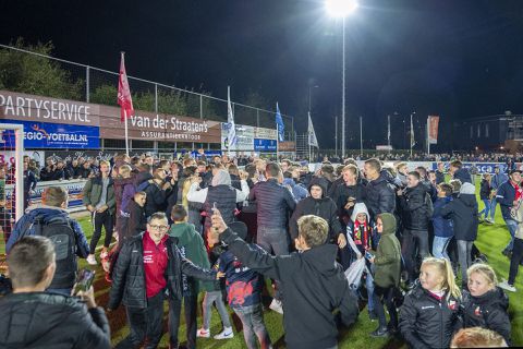 🎥 | Groot feest in Werkendam en Groesbeek na bekersensaties amateurclubs tegen Eredivisie-teams