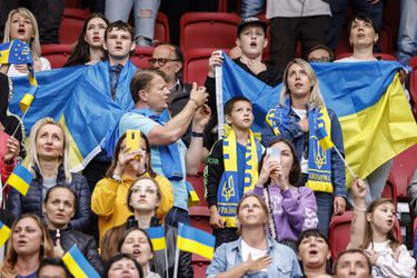 4 poortjes kapot bij Johan Cruijff Arena: honderden mensen te laat voor Ajax v Shakhtar