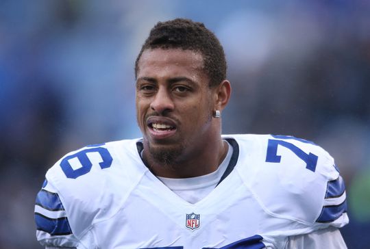 Van de NFL, naar de UFC, naar Walmart: Greg Hardy werkt nu als verkoper