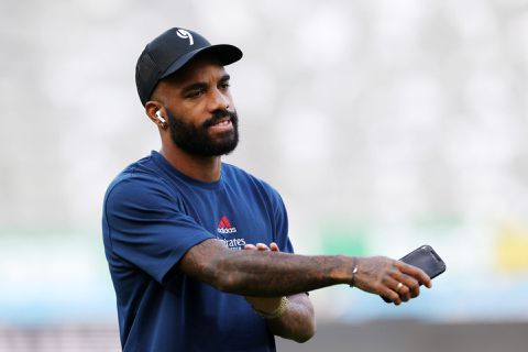 Alexandre Lacazette spoelt het bandje terug en kiest voor Lyon