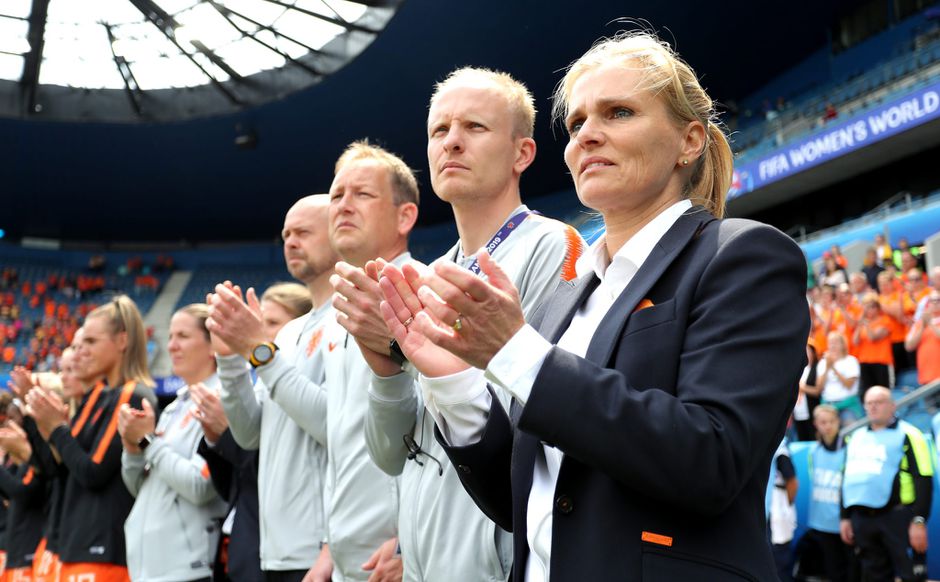 Wiegman had moeite met voorbereiding: bijna geen beeldmateriaal Kameroen