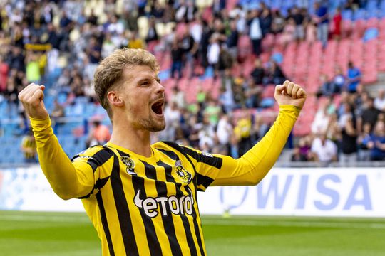 Vitesse draait het helemaal om tegen FC Utrecht en gaat naar finale play-offs