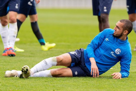 Stevens gooit Schalke-vedette Bentaleb keihard in reserveteam