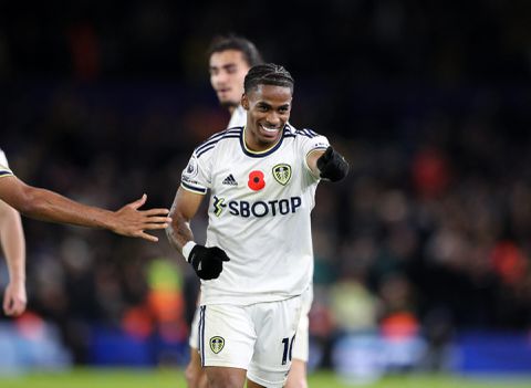 🎥​ | Check hoe Crysencio Summverville alweer voor Leeds toeslaat in de slotfase