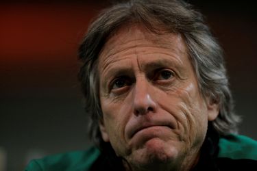 Jorge Jesus peert 'm na chaos bij Sporting: jaarsalaris van 7 miljoen euro in de zandbak