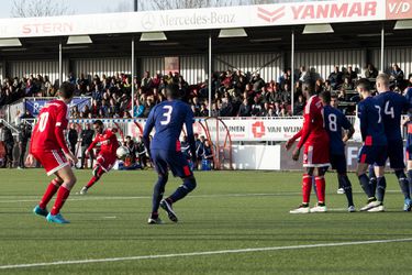 Bizar begin laatste JL-speelronde: Sparta thuis 0-2 achter, PSV op dubieuze manier 2-0 achter (video's)