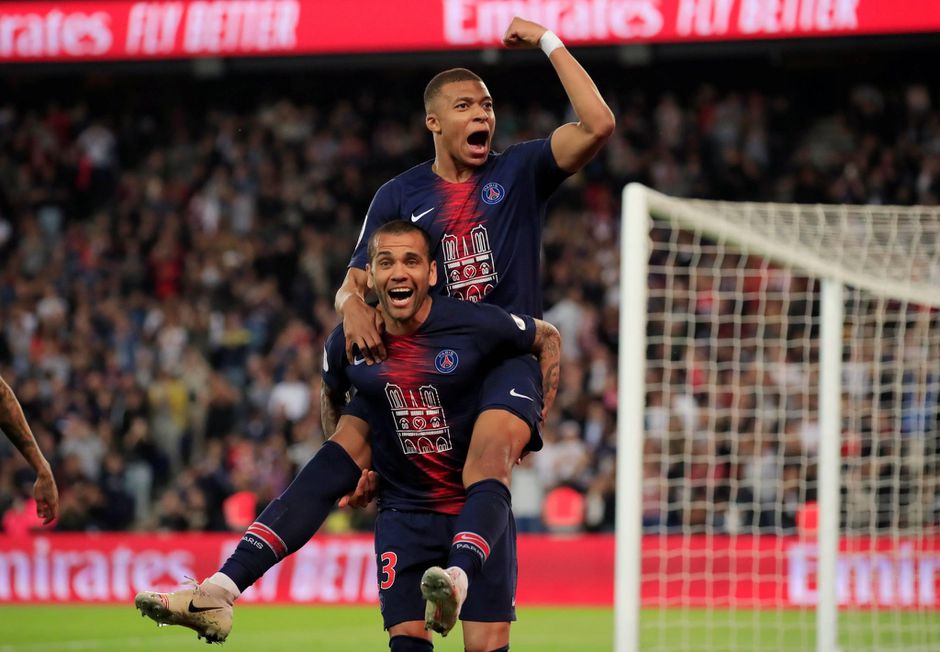 Mbappé maakt PSG's kampioensfeest compleet met hattrick tegen AS Monaco