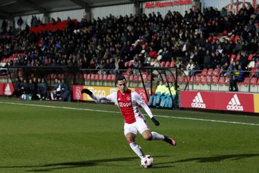 Hoofdveld De Toekomst onbespeelbaar: Jong Ajax-Almere City afgelast
