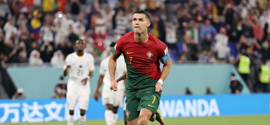 🎥 | Wat een fenomeen! Cristiano Ronaldo 1e speler OOIT met een goal op 5 WK's