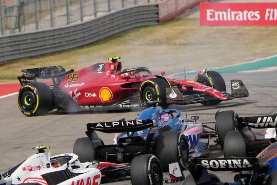 Carlos Sainz boos na vroege uitvalbeurt: 'Betaal de prijs voor fout van een ander'