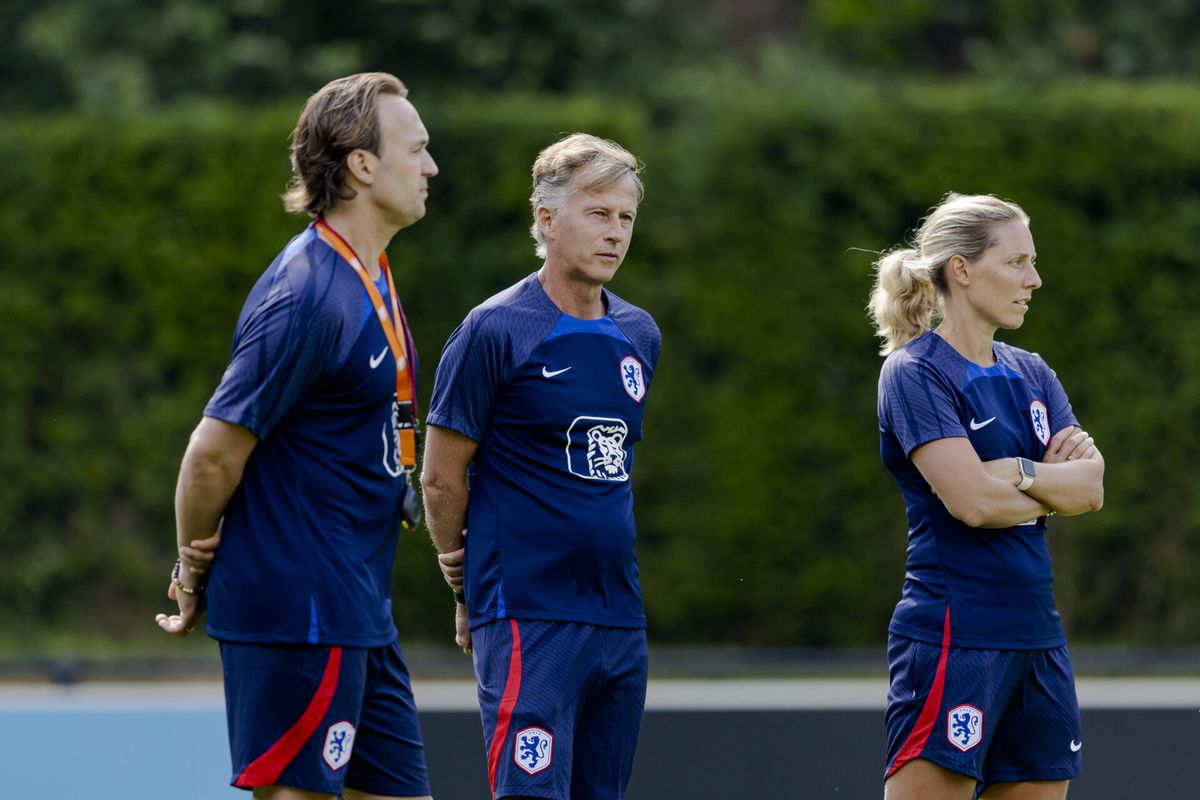 Koeman achterna of toch een Van Gaaltje? Jonker is er nog niet uit bij de Oranje Leeuwinnen