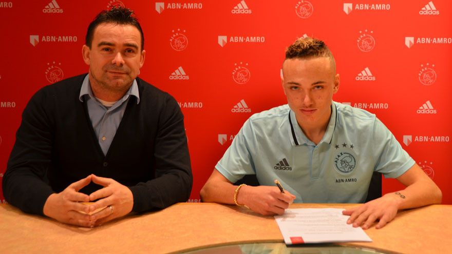 Voormalig Feyenoord-talent tekent profcontract voor Ajax