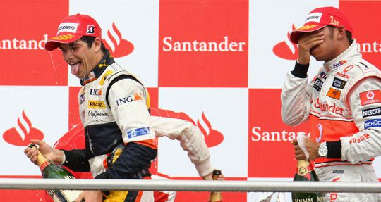 Nelson Piquet jr bespot Lewis Hamilton: 'Als hij zo van Brazilië houdt, waarom zien we hem nooit'?