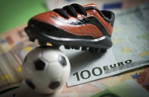 Staat dat er nog niet in? Eredivisie wil gokverbod in contracten voetballers