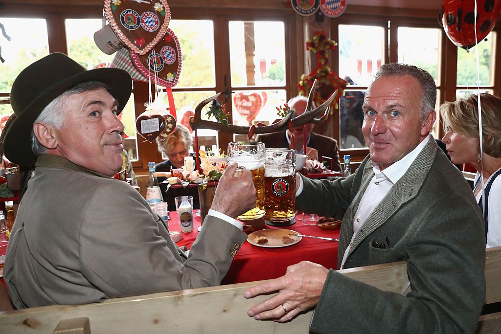 Bayern München trakteert buurman op bier en worsten na zege op RB Leipzig