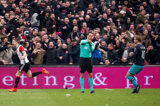 Redder van het Nederlandse voetbal: Bas of z'n klokje?