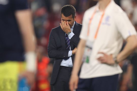 Van Bronckhorst over verlies in EL-finale: 'Alles eraan gedaan, nu moeten we door'