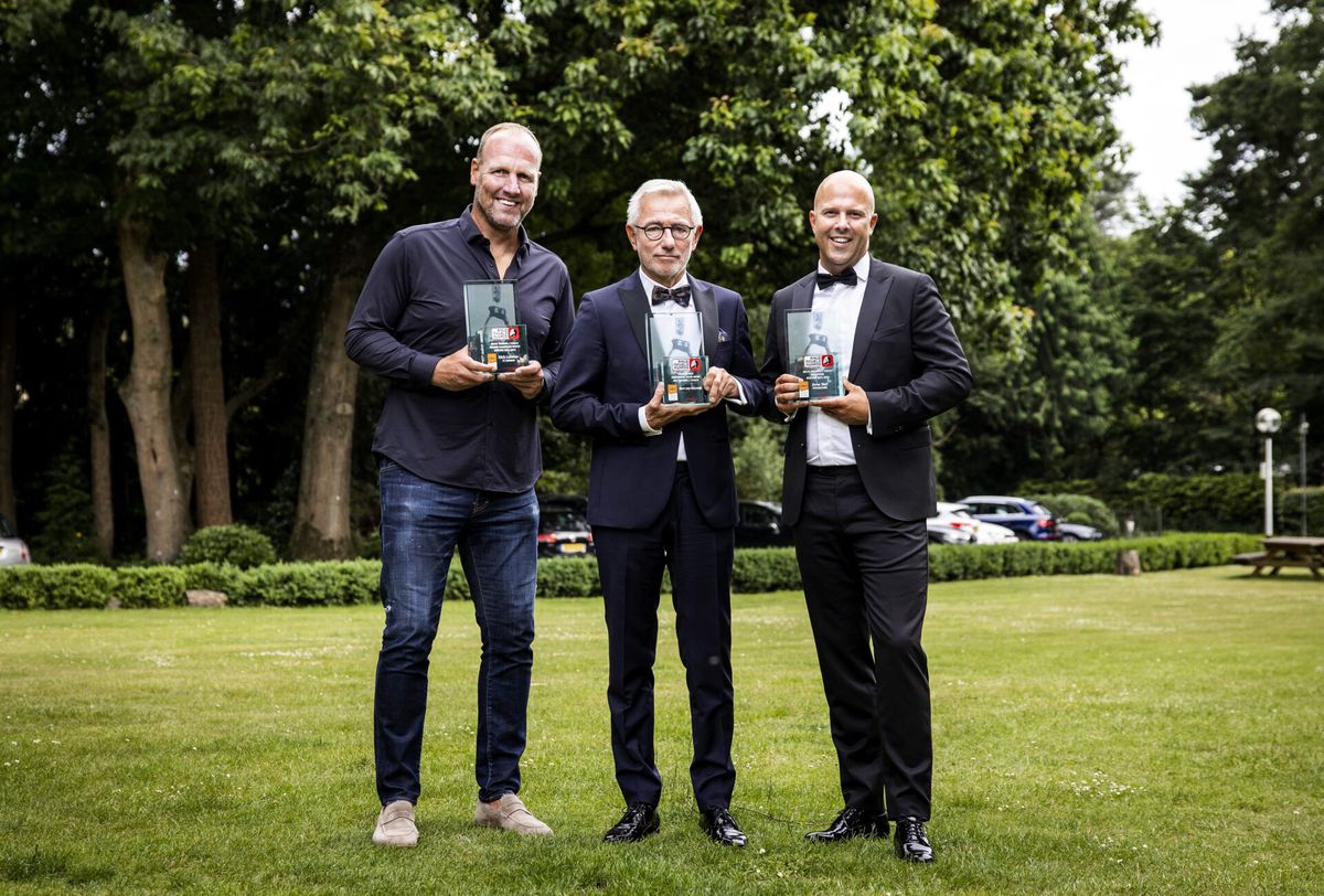 Feyenoord-trainer Arne Slot na Europees topseizoen beloont met Rinus Michels Award
