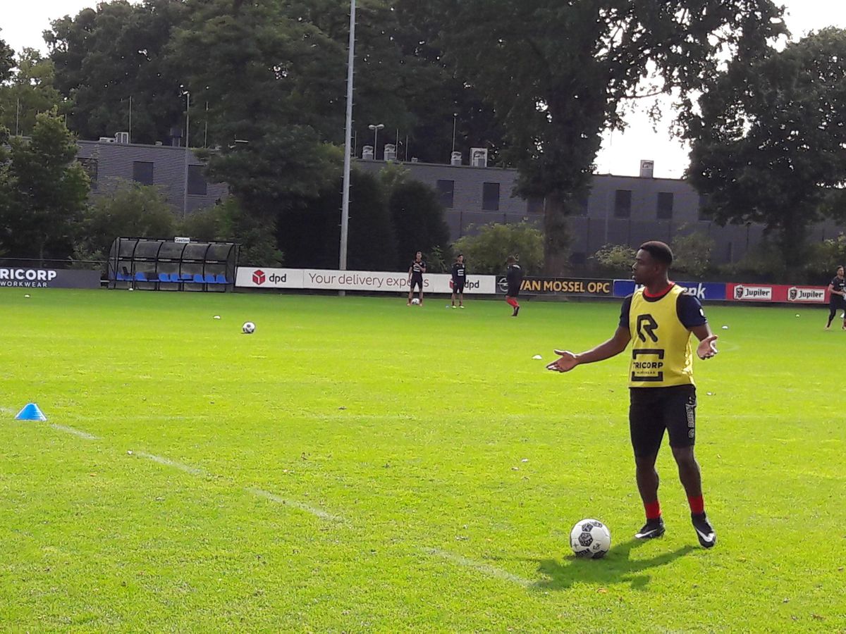 Ogbeche weer terug van blessure in gewonnen oefenwedstrijd Willem II