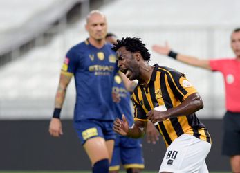 Wilfried Bony is er helemaal klaar voor maar mag dit weekend nog niet debuteren voor NEC