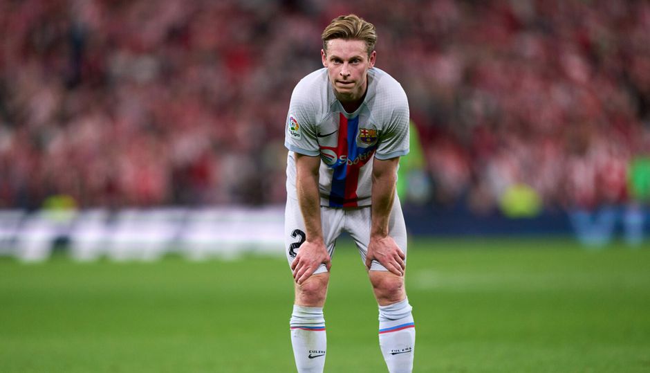 'Barcelona wil alweer snijden in salaris van Frenkie de Jong, vanwege verbouw stadion'