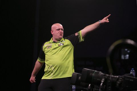Oranje boven in Graz! Michael van Gerwen grijpt titel Austrian Darts Open ten koste van Danny Noppert