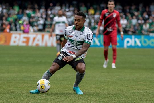 Igor Paixão is nu toch echt Feyenoorder! Vleugelaanvaller tot 2027 aan de club verbonden