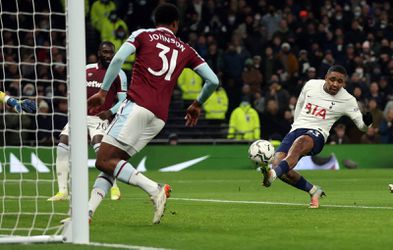 🎥 | Steven Bergwijn scoort én geeft assist tegen West Ham: 'Hopen op meer minuten'