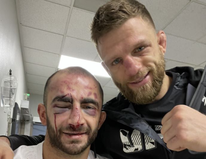 📸 | Geweldig gevecht in UFC: Chikadze en Kattar slaan elkaar allebei het ziekenhuis in