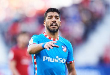 Britse krant: 'Luis Suárez wil transfervrij naar Ajax'