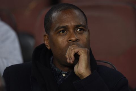Check! Patrick Kluivert is de kersverse eigenaar van DIT Amsterdamse stulpje