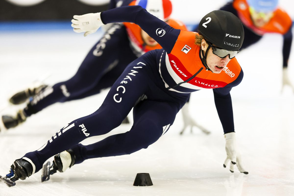 Dit is waarom shorttracker Jens van 't Wout een groot litteken en gouden tand heeft