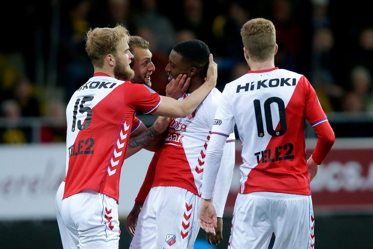 FC Utrecht droogt VVV in 2e helft he-le-maal af en schrijft clubgeschiedenis