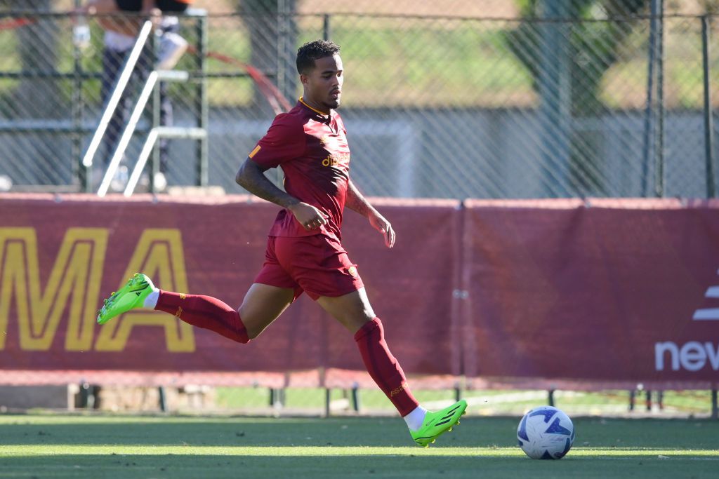 'Justin Kluivert treedt in voetsporen van vader: aanvaller gaat voetballen bij Valencia'