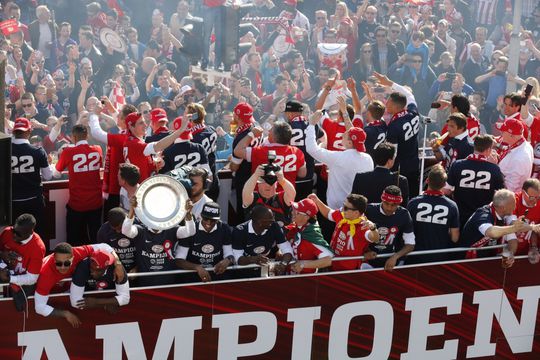 Eindhoven huldigt PSV op Stadhuisplein bij eventueel kampioenschap