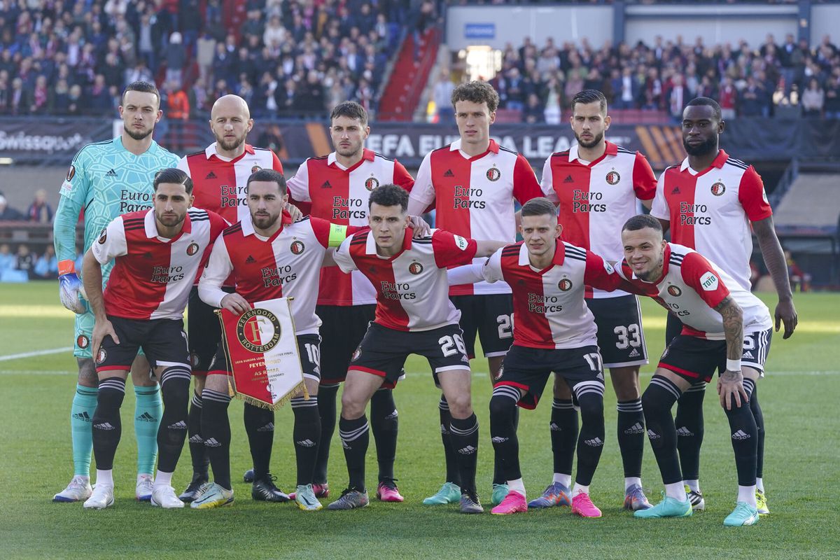 Vermoedelijke opstelling Feyenoord tegen Roma: Arne Slot wijzigt ploeg op 1 positie