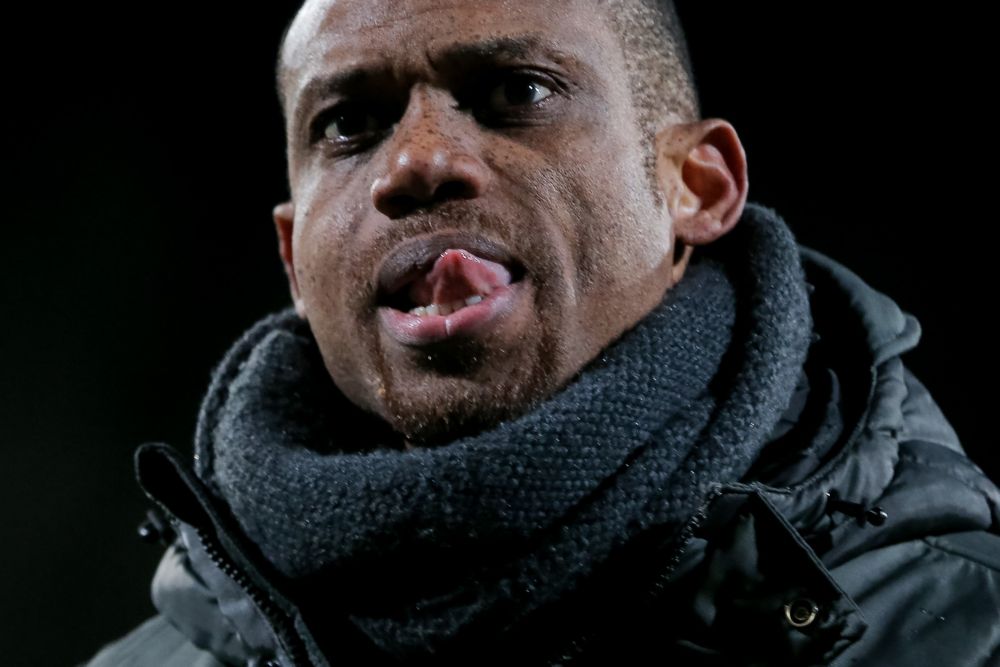 Fortuna-trainer Oliseh krijgt ze op de kloten van clubleiding