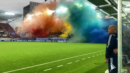 🎥​ | Prachtig! Supporters van Noorse club komen met regenboogvuurwerk na schietpartij in gayclub